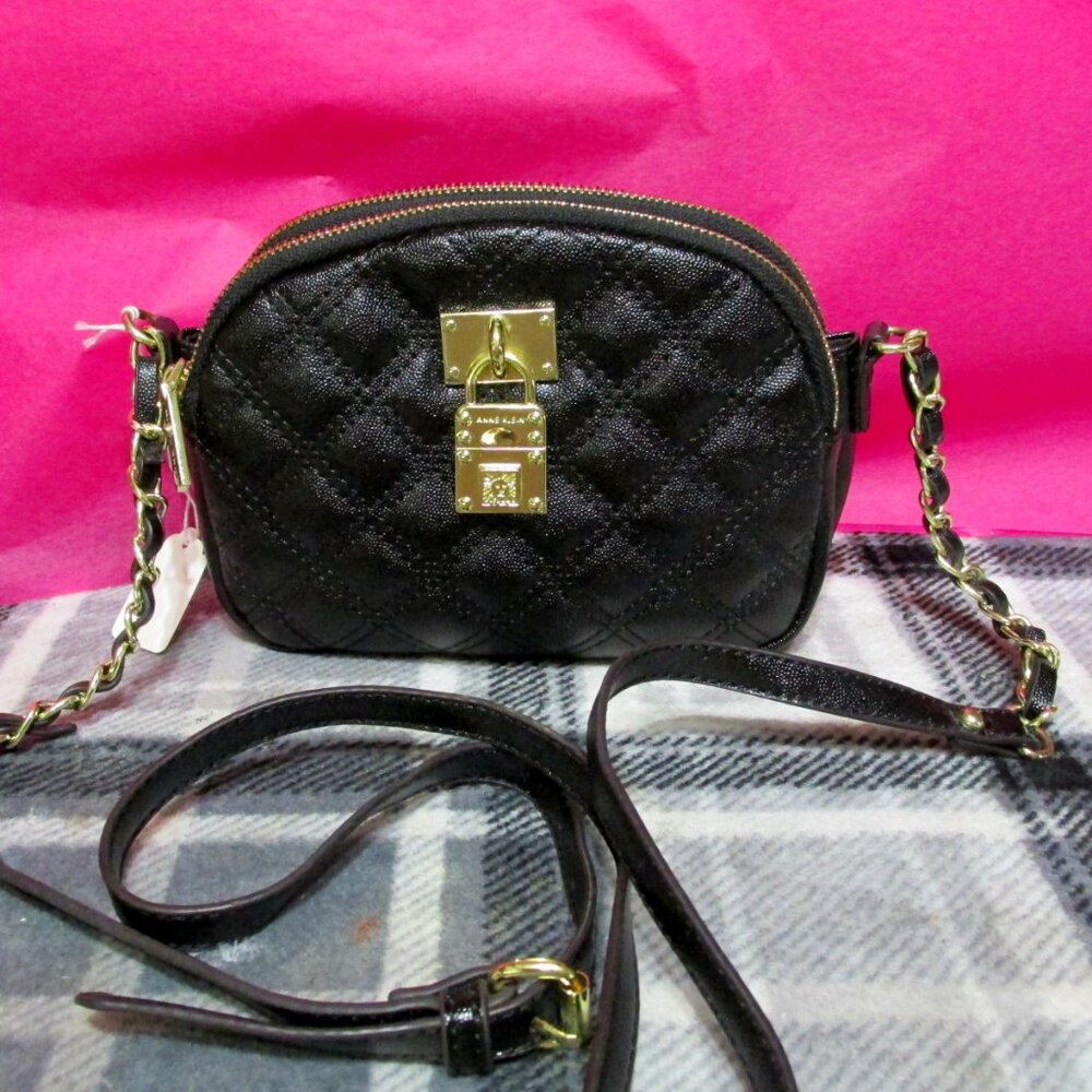 P597-NWOT Anne Klein Black Quilted Camera Bag with Chain Strap Crossbody